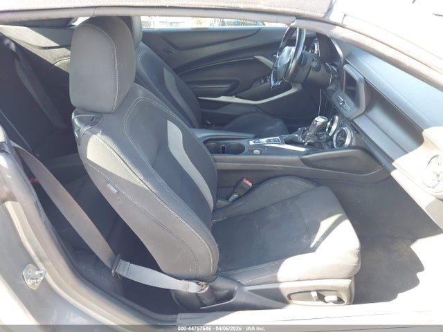 44757546 :رقم المزاد ، 1G1FB3DS3M0126711 vin ، 2021 Chevrolet Camaro Rwd  1lt مزاد بيع