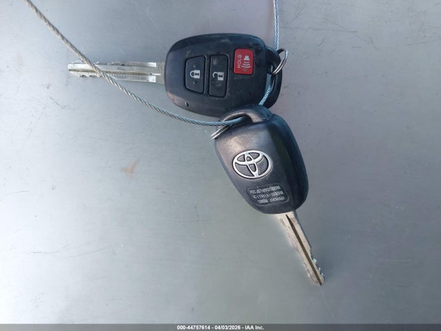 Toyota RAV4 LE 2015 JTMBFREV2FD105186 Image 11