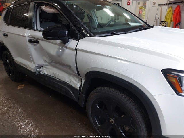 Продаж на аукціоні авто 2025 Volkswagen Taos 1.5t Se Black, vin: 3VV2C7B26SM010329, номер лоту: 44757616