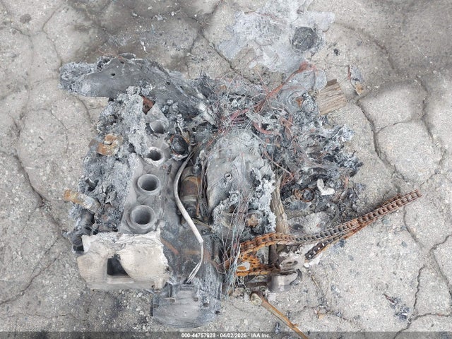 44757628 :رقم المزاد ، JYARN05E31A005861 vin ، 2001 Yamaha Yzfr1 مزاد بيع