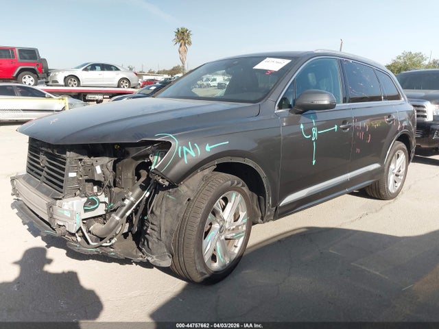 2020 Audi Q7 Premium 45 Tfsi Quattro Tiptronic მანქანა იყიდება აუქციონზე, vin: WA1AJAF72LD010855, აუქციონის ნომერი: 44757662