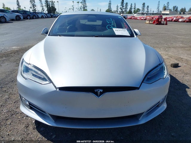 44757727 :رقم المزاد ، 5YJSA1E2XHF186522 vin ، 2017 Tesla Model S 100d/60d/75d/90d/p100d مزاد بيع