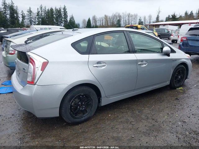 Toyota Prius Three 2015 JTDKN3DU9F0467242 Image 13
