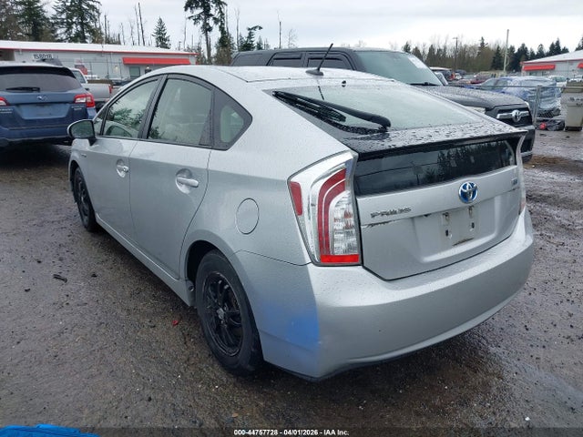 Toyota Prius Three 2015 JTDKN3DU9F0467242 Image 3