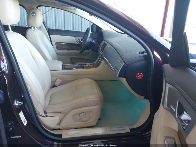 2011 JAGUAR XF SAJWA0HE9BMR87640 Photo 4