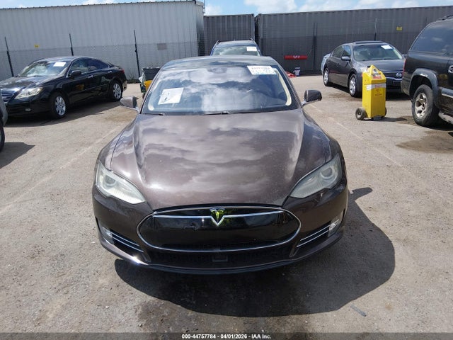 5YJSA1H15EFP61043 Tesla Model S P85