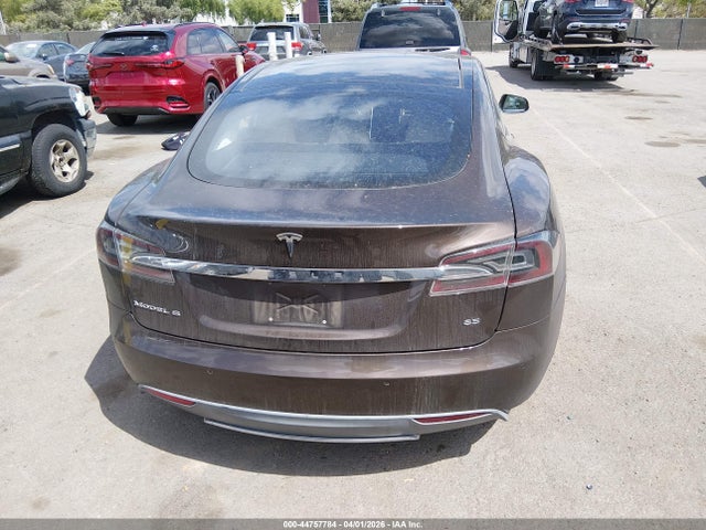 5YJSA1H15EFP61043 Tesla Model S P85
