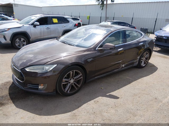 2014 TESLA MODEL S 5YJSA1H15EFP61043 Photo 1