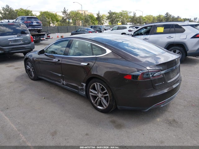 2014 TESLA MODEL S 5YJSA1H15EFP61043 Photo 2