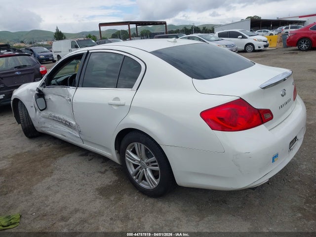 JN1CV6AP7FM503686 Infiniti Q40