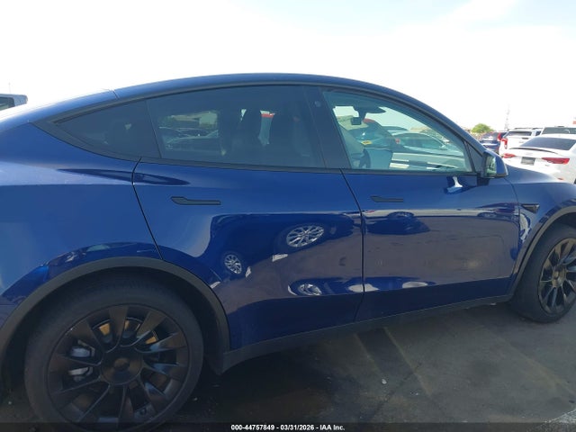 44757849 :رقم المزاد ، 7SAYGDEE5NF386842 vin ، 2022 Tesla Model Y Long Range Dual Motor All-wheel Drive مزاد بيع