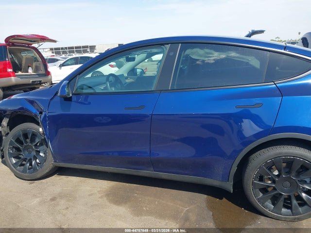 44757849 :رقم المزاد ، 7SAYGDEE5NF386842 vin ، 2022 Tesla Model Y Long Range Dual Motor All-wheel Drive مزاد بيع