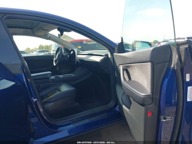 44757849 :رقم المزاد ، 7SAYGDEE5NF386842 vin ، 2022 Tesla Model Y Long Range Dual Motor All-wheel Drive مزاد بيع