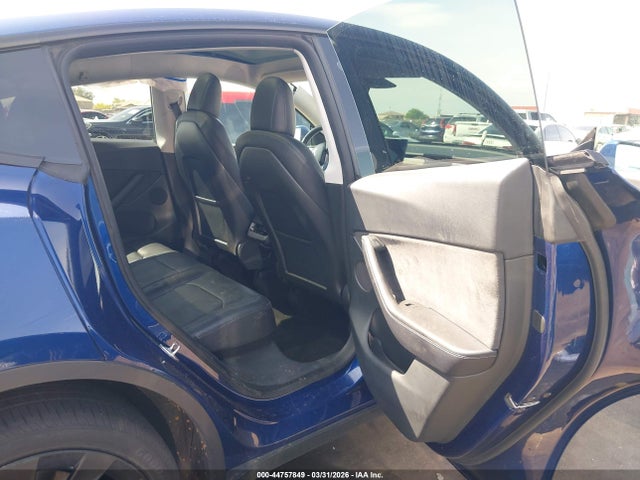44757849 :رقم المزاد ، 7SAYGDEE5NF386842 vin ، 2022 Tesla Model Y Long Range Dual Motor All-wheel Drive مزاد بيع