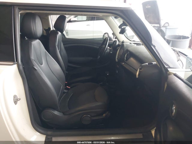 2012 MINI COOPER WMWSU3C56CT256990 Photo 4