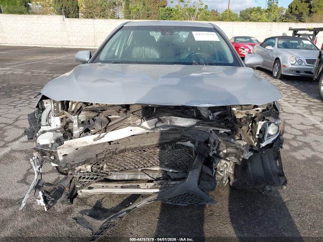 4T1B11HK0JU126768 Toyota CAMRY SE