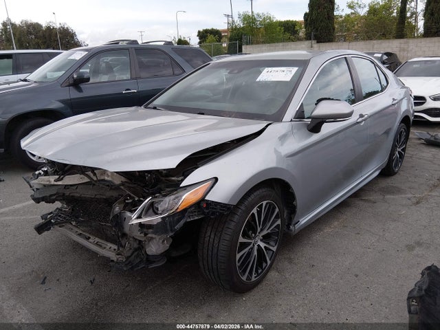 4T1B11HK0JU126768 Toyota CAMRY SE