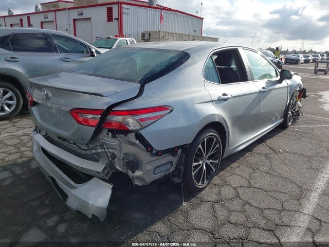 4T1B11HK0JU126768 Toyota CAMRY SE