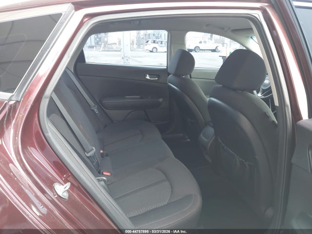 5XXGT4L33JG271928 KIA Optima Lx