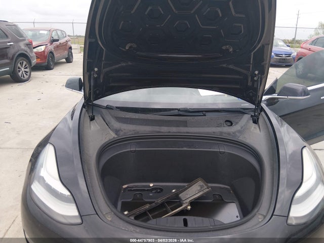 2019 TESLA MODEL 3 5YJ3E1EA5KF325365 Photo 9
