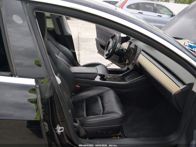 2019 TESLA MODEL 3 5YJ3E1EA5KF325365 Photo 4