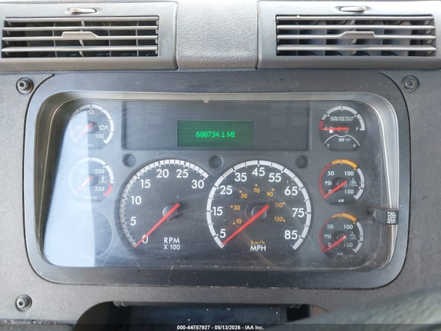 44757927 :رقم المزاد ، 1FUJGEDR9JLJT7128 vin ، 2018 Freightliner Cascadia 125 مزاد بيع