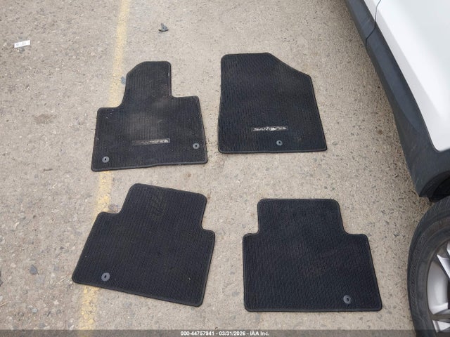 5NMZUDLB1HH007504 Hyundai Santa Fe Sport 2.4l