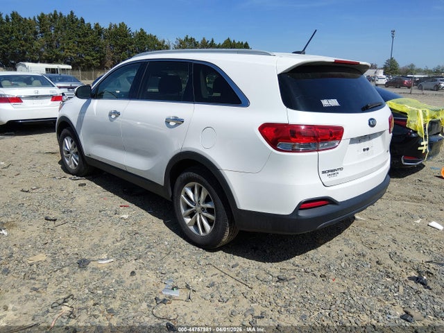 44757981 :رقم المزاد ، 5XYPGDA36HG230013 vin ، 2017 Kia Sorento 2.4l Lx مزاد بيع