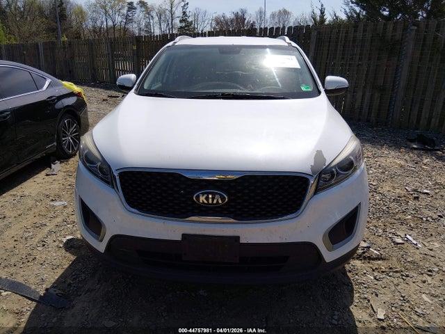44757981 :رقم المزاد ، 5XYPGDA36HG230013 vin ، 2017 Kia Sorento 2.4l Lx مزاد بيع