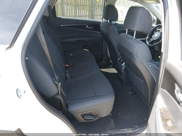 44757981 :رقم المزاد ، 5XYPGDA36HG230013 vin ، 2017 Kia Sorento 2.4l Lx مزاد بيع