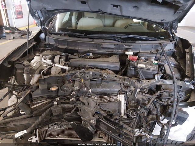 5N1AT2MV0JC816716 Nissan Rogue Sl