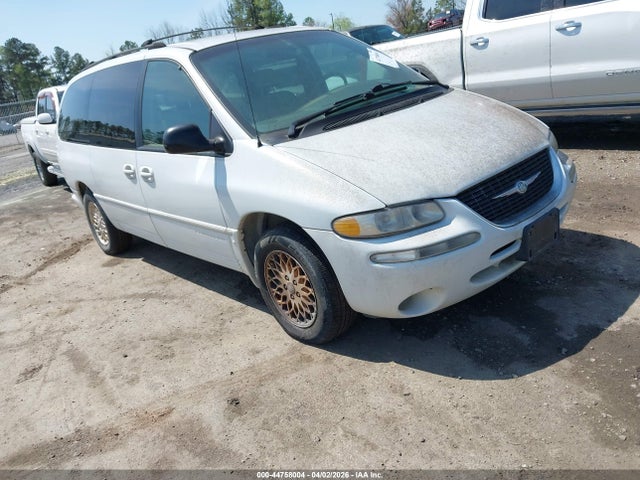 1998 CHRYSLER TOWN & COUNTRY 1C4GP64L9WB636219 Photo 0