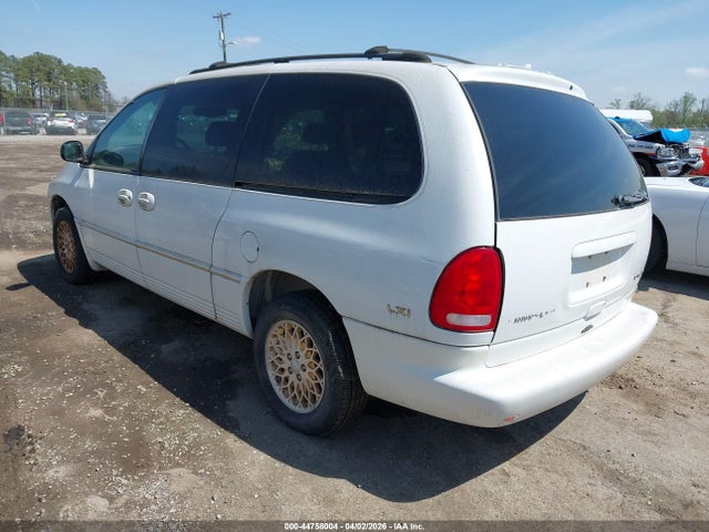 1998 CHRYSLER TOWN & COUNTRY 1C4GP64L9WB636219 Photo 2