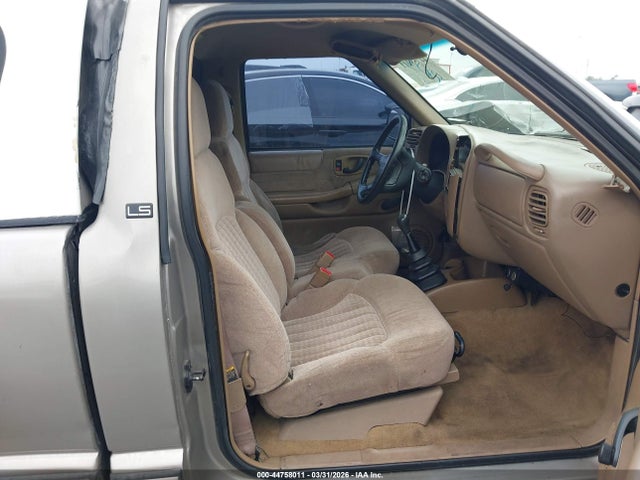44758011 :رقم المزاد ، 1GCCS1445WK239079 vin ، 1998 Chevrolet S-10 Ls Fleetside مزاد بيع