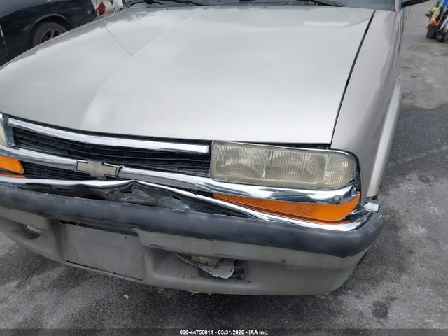 44758011 :رقم المزاد ، 1GCCS1445WK239079 vin ، 1998 Chevrolet S-10 Ls Fleetside مزاد بيع