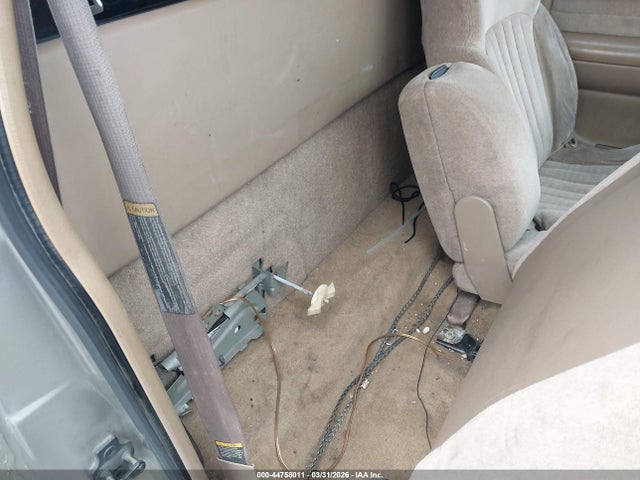44758011 :رقم المزاد ، 1GCCS1445WK239079 vin ، 1998 Chevrolet S-10 Ls Fleetside مزاد بيع
