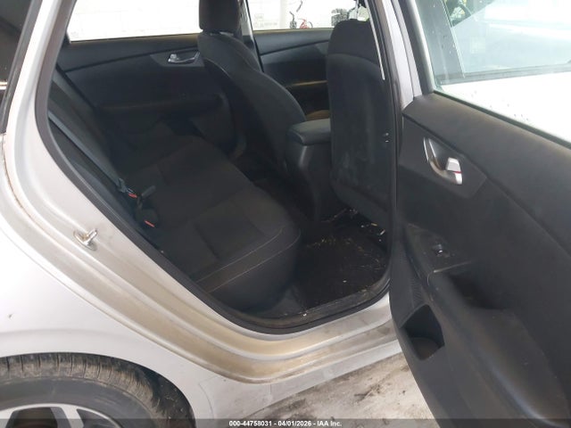 3KPF24AD9KE118507 KIA Forte Lxs