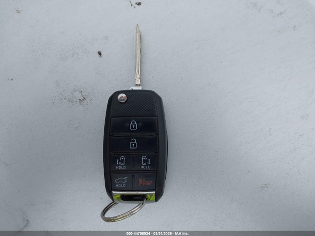 KIA SEDONA LX 2016 KNDMB5C16G6149209 Image 11