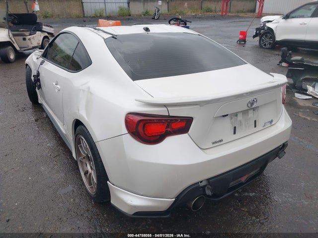 JF1ZNAA14E9709223 Scion Fr-s Monogram