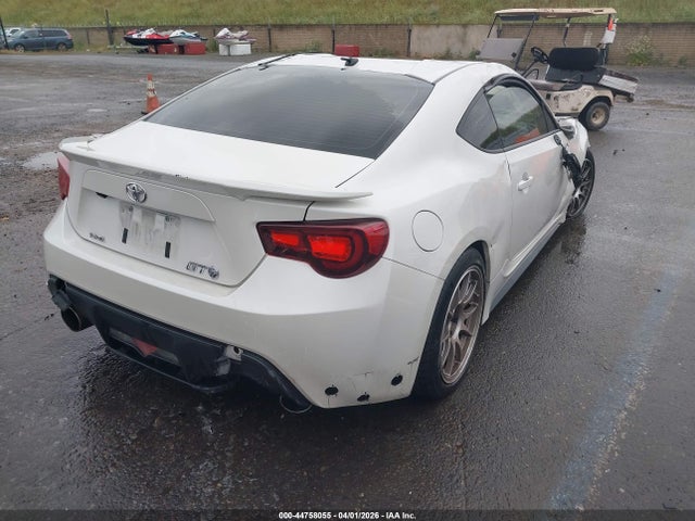JF1ZNAA14E9709223 Scion Fr-s Monogram