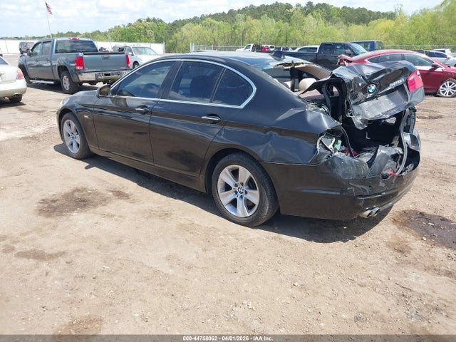 2011 BMW 528I WBAFR1C50BDS36234 Photo 2