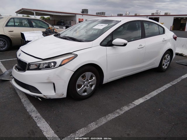KIA FORTE LX 2018 3KPFK4A71JE228864 Image 2