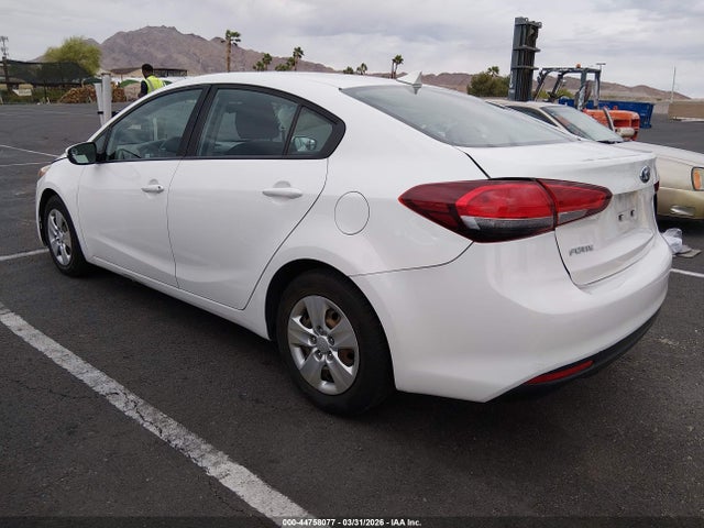 KIA FORTE LX 2018 3KPFK4A71JE228864 Image 3