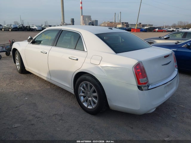 2011 CHRYSLER 300 2C3CA5CG8BH525326 Photo 2