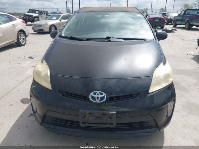 Toyota Prius Three 2014 JTDKN3DU2E1750445 Image 6