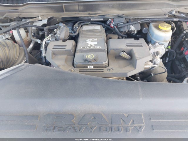 3C6UR5FLXRG177340 RAM 2500 Laramie 4x4 6&#039;4 Box