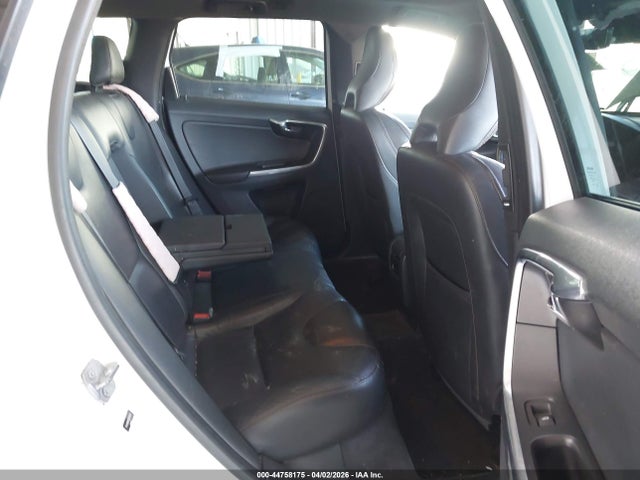 44758175 :رقم المزاد ، YV449MDM1G2842613 vin ، 2016 Volvo Xc60 T6 Drive-e Platinum مزاد بيع