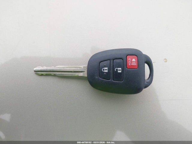 2012 TOYOTA PRIUS C JTDKDTB32C1512315 Photo 10