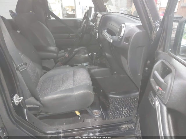 2011 JEEP WRANGLER UNLIMITED 1J4HA5H19BL627463 Photo 4