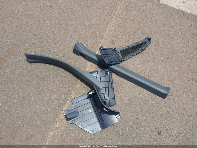 4T1B21HK4JU009269 Toyota Camry Hybrid Xle